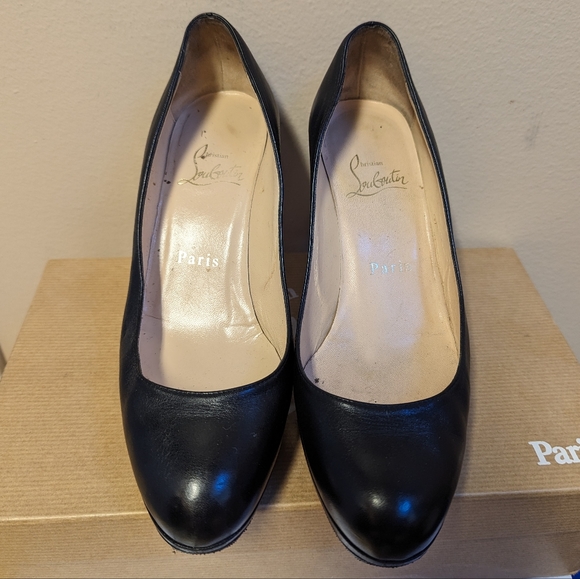 Christian Louboutin Simple Round Toe Pumps in Black Size 35.5 ( Fits Size 6 ) - Picture 4 of 5